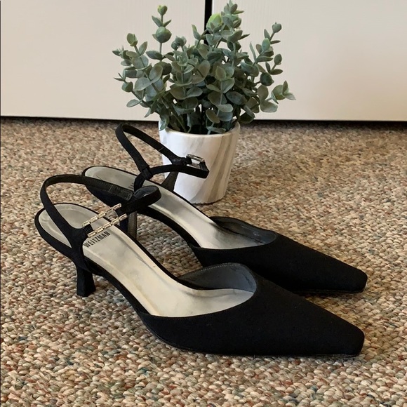 Stuart Weitzman Shoes - Stuart Weitzman black slingback pump